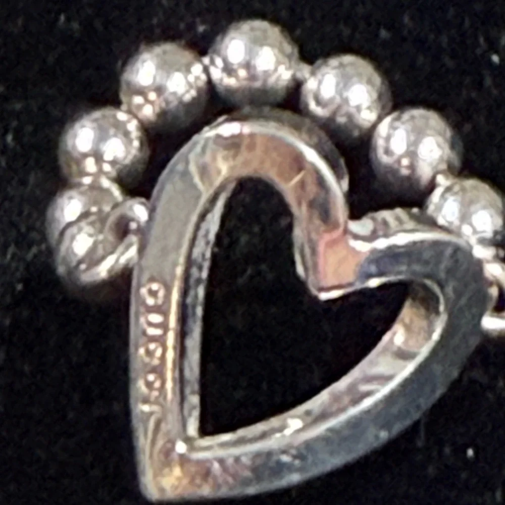 Gucci Silver 925 Heart Ring with Beaded Detail - Picture 3 of 9
